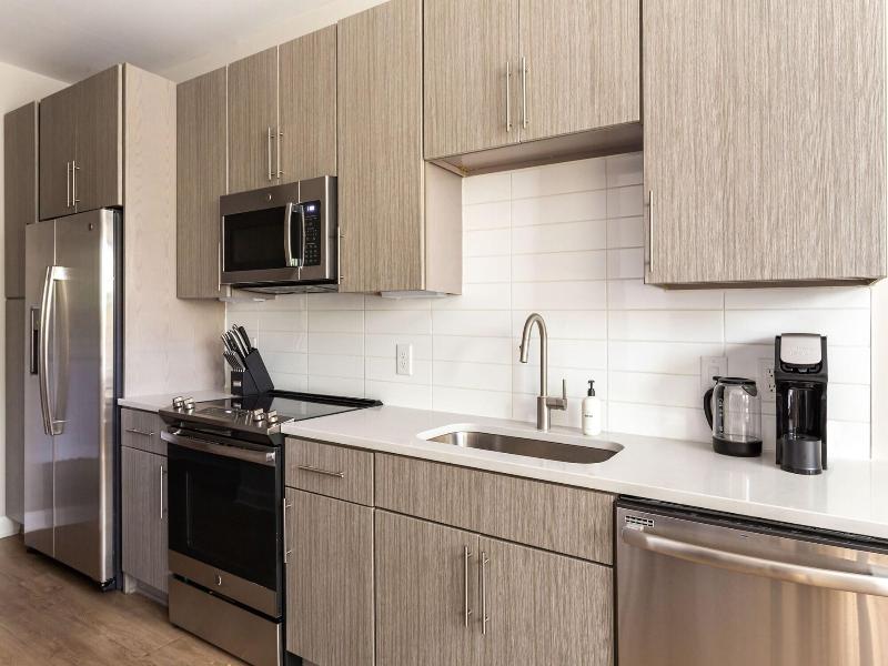 Kasa Freemorewest Charlotte image