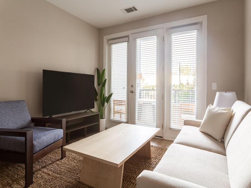 Kasa Freemorewest Charlotte image
