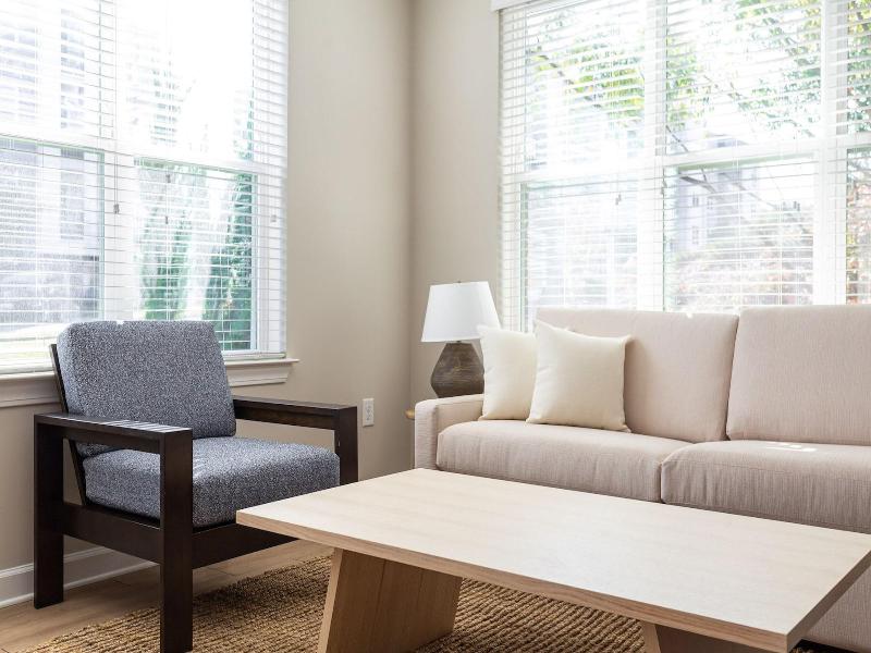 Kasa Freemorewest Charlotte image