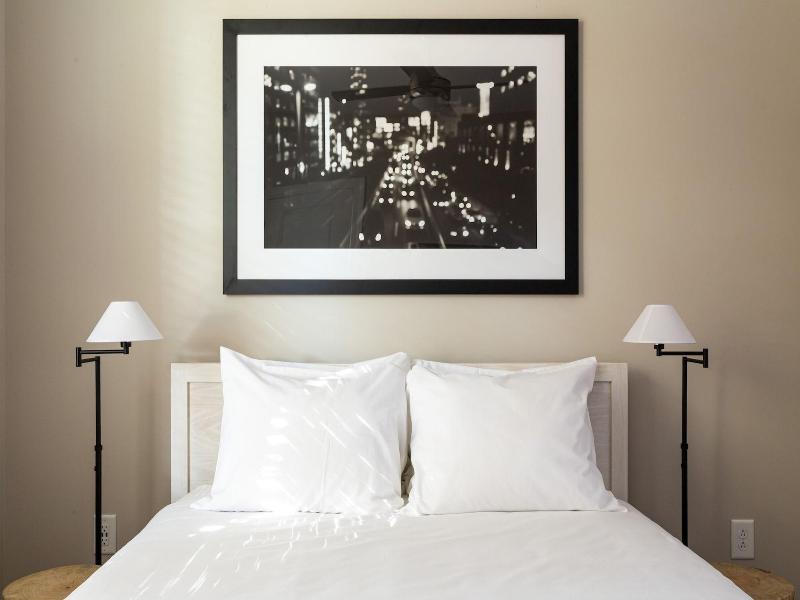 Kasa Freemorewest Charlotte image