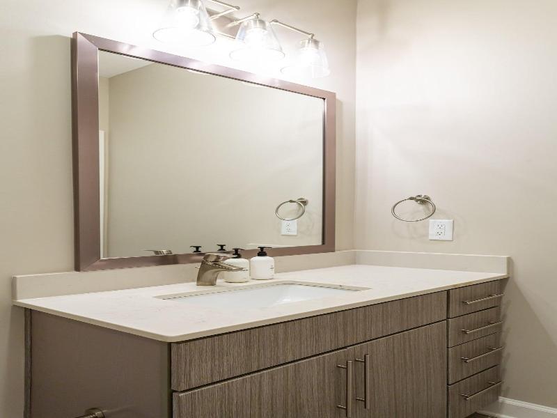 Kasa Freemorewest Charlotte image
