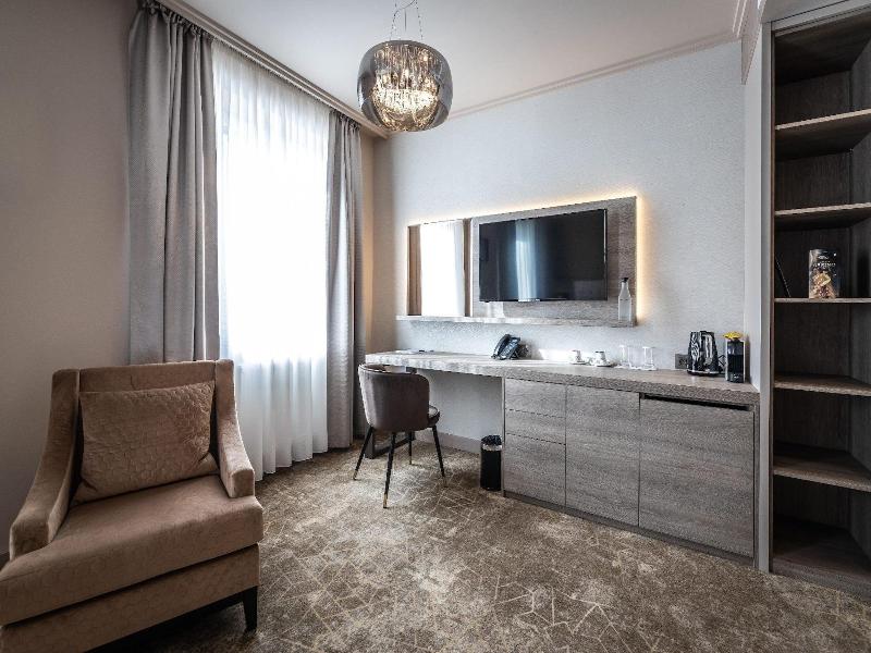 Hotel Europa Komárno image