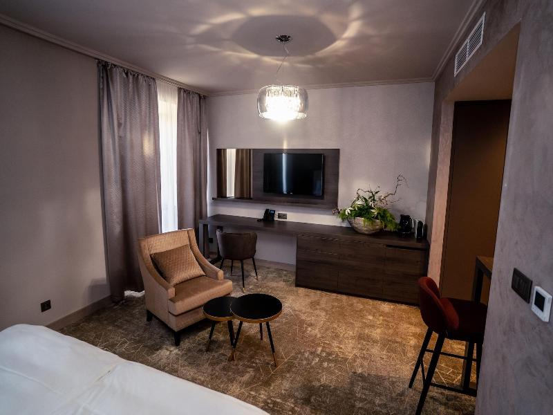 Hotel Europa Komárno image