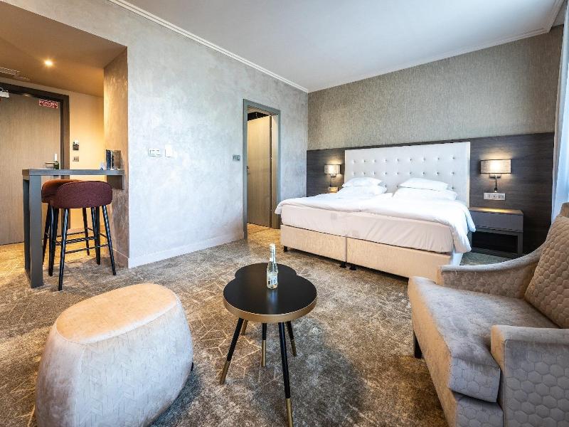 Hotel Europa Komárno image