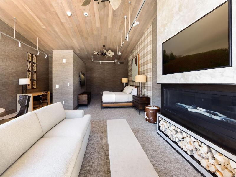 The Bradstan Boutique Hotel image
