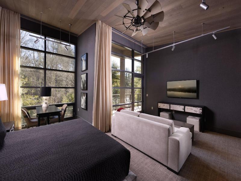 The Bradstan Boutique Hotel image