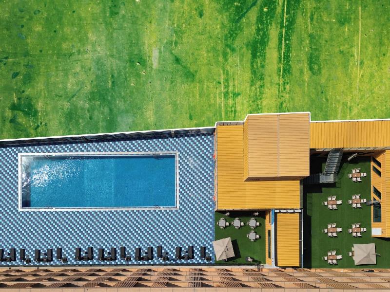 Escale International Hotel image