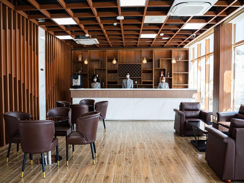 Escale International Hotel image