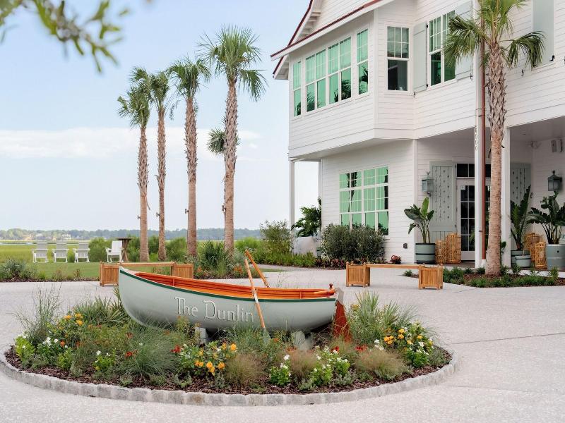The Dunlin, Auberge Collection — general view