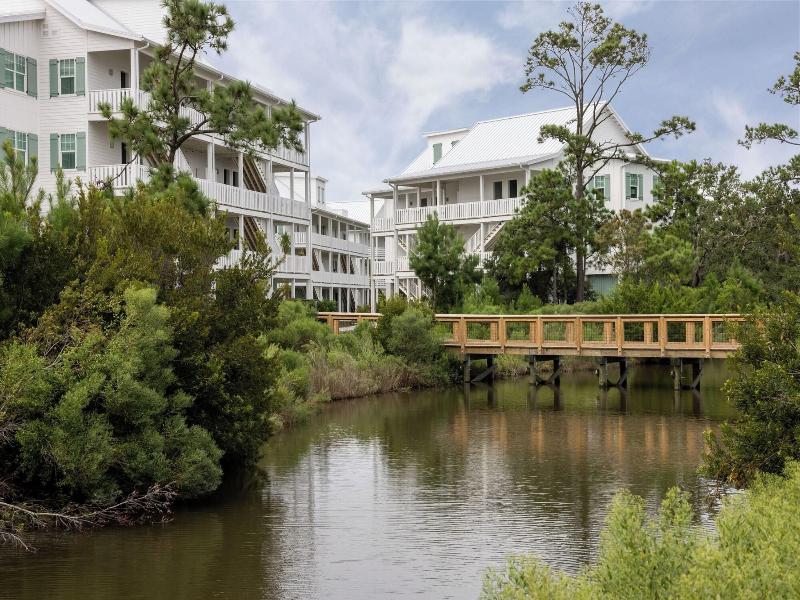 The Dunlin, Auberge Collection — general view