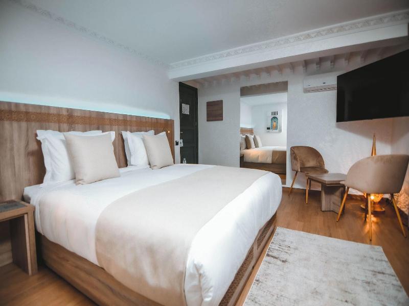 555 Hotel Clubbing Adults Only image