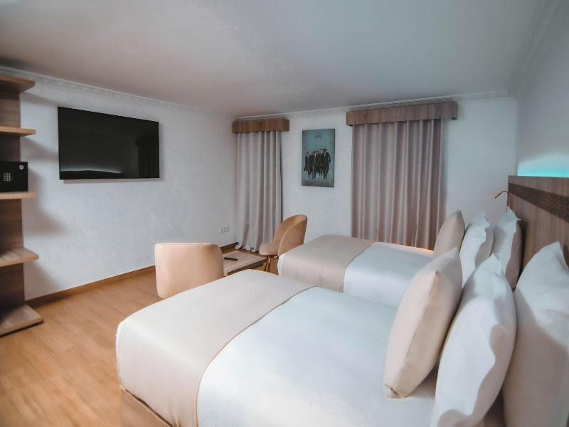 555 Hotel Clubbing Adults Only image