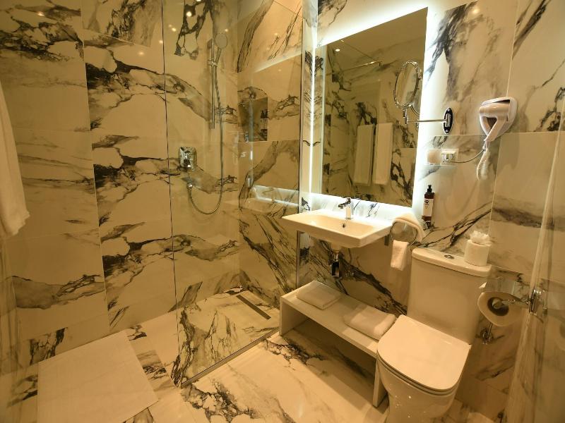 555 Hotel Clubbing Adults Only image