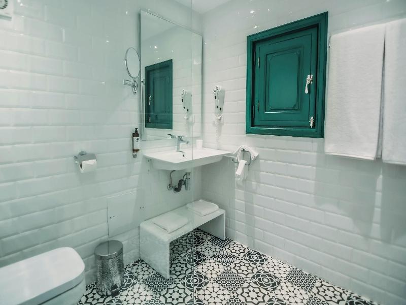 555 Hotel Clubbing Adults Only image