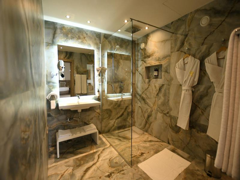 555 Hotel Clubbing Adults Only image