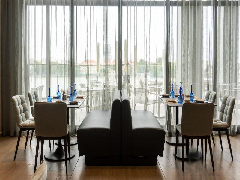 Black Diamond Hotel image