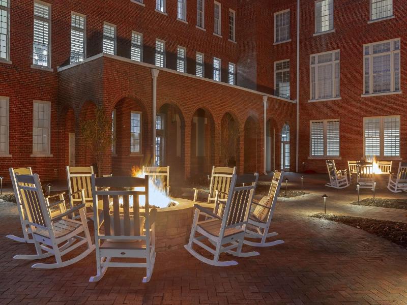 Inn At Blackstone