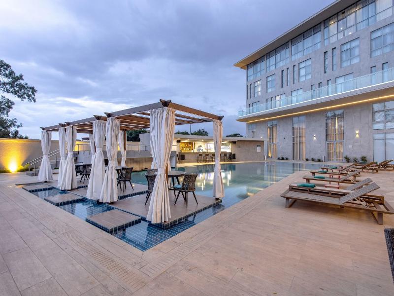 Alisa Hotel Tema image