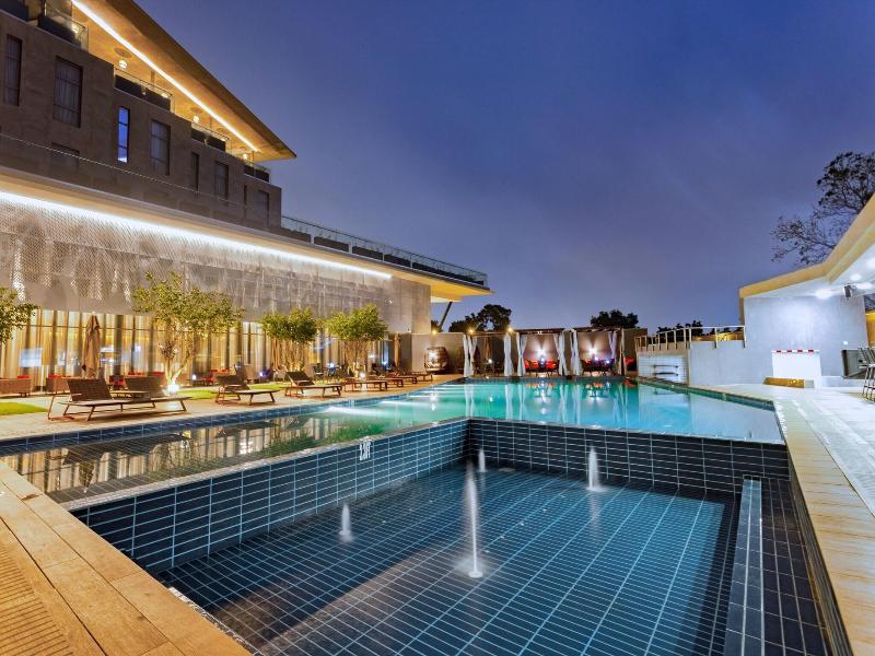 Alisa Hotel Tema image