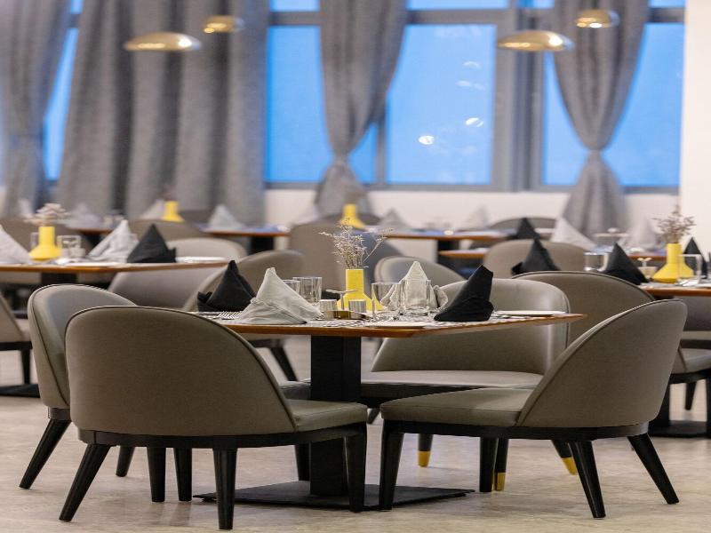 Alisa Hotel Tema image