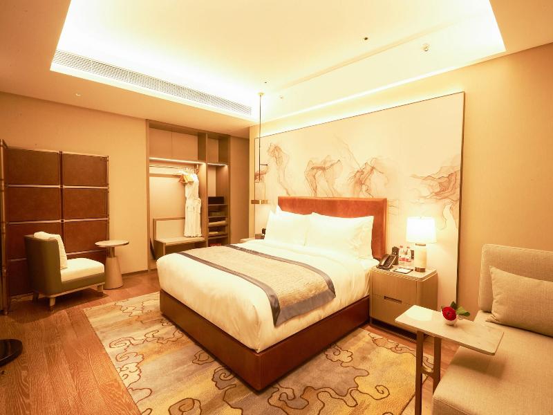 Ln Dongfang Hotel Pazhou image