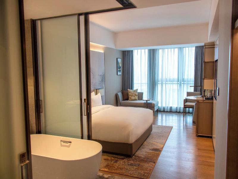 Ln Dongfang Hotel Pazhou image