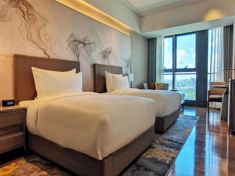 Ln Dongfang Hotel Pazhou image