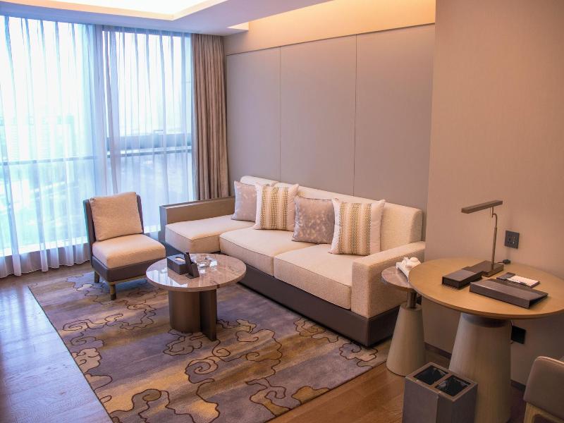 Ln Dongfang Hotel Pazhou image