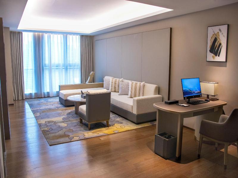 Ln Dongfang Hotel Pazhou image