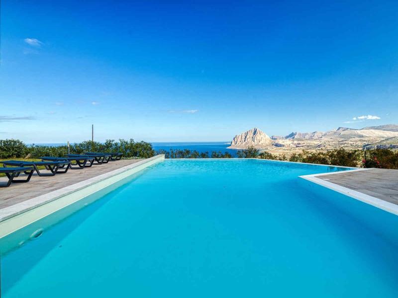 Venere Di Erice Resort image