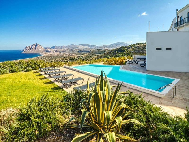Venere Di Erice Resort image