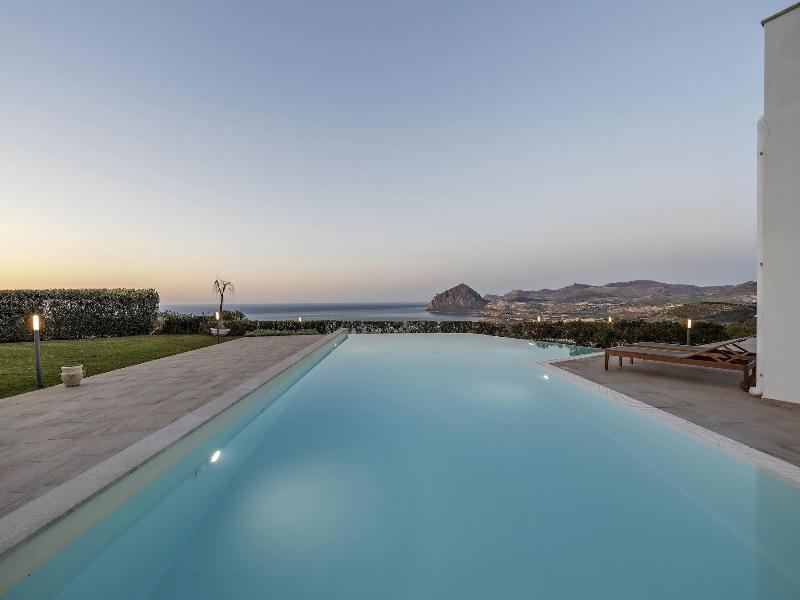 Venere Di Erice Resort image