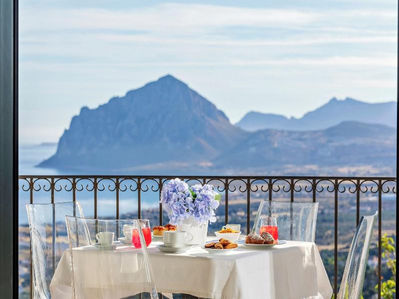 Venere Di Erice Resort image