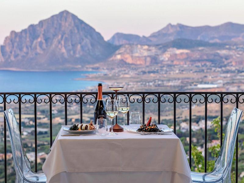 Venere Di Erice Resort image
