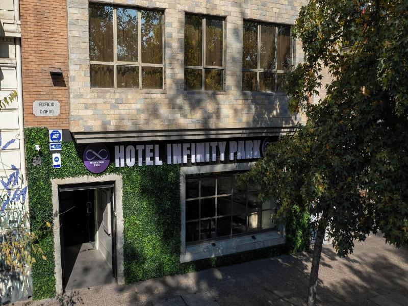 Hotel Infinity Park Santiago image