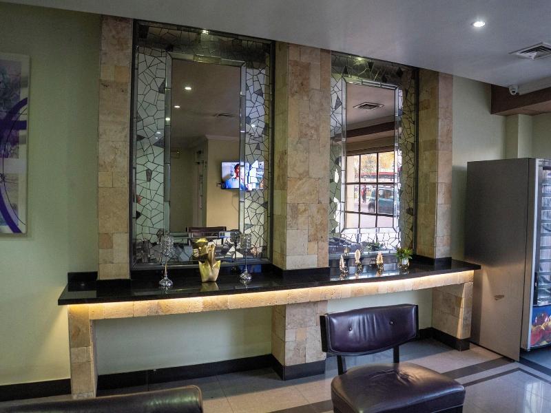 Hotel Infinity Park Santiago image