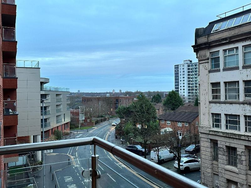 Adelphi Wharf Apartments By Beehosting image
