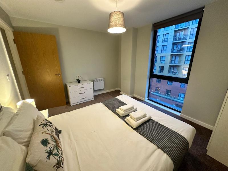 Adelphi Wharf Apartments By Beehosting image