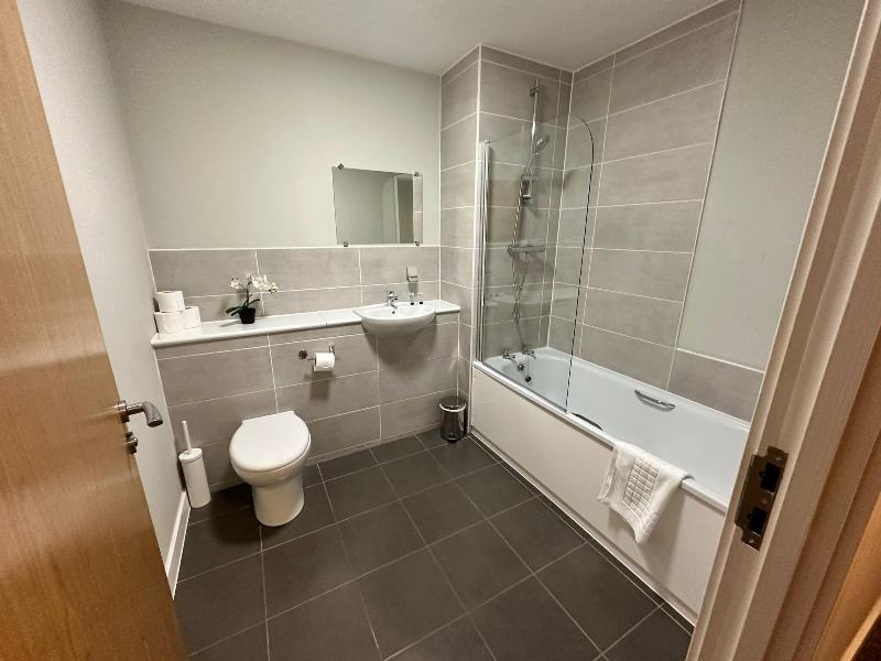 Adelphi Wharf Apartments By Beehosting image