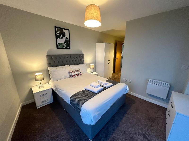 Adelphi Wharf Apartments By Beehosting image