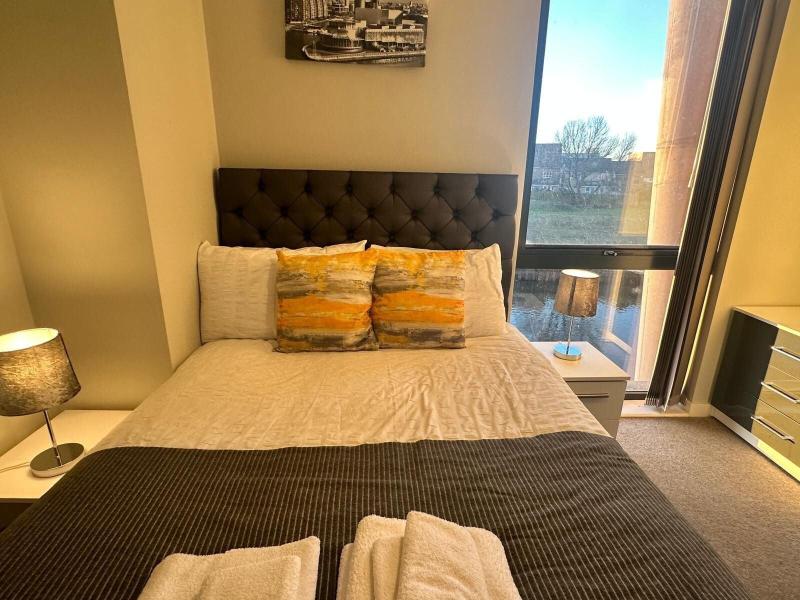 Adelphi Wharf Apartments By Beehosting image
