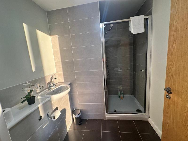 Adelphi Wharf Apartments By Beehosting image