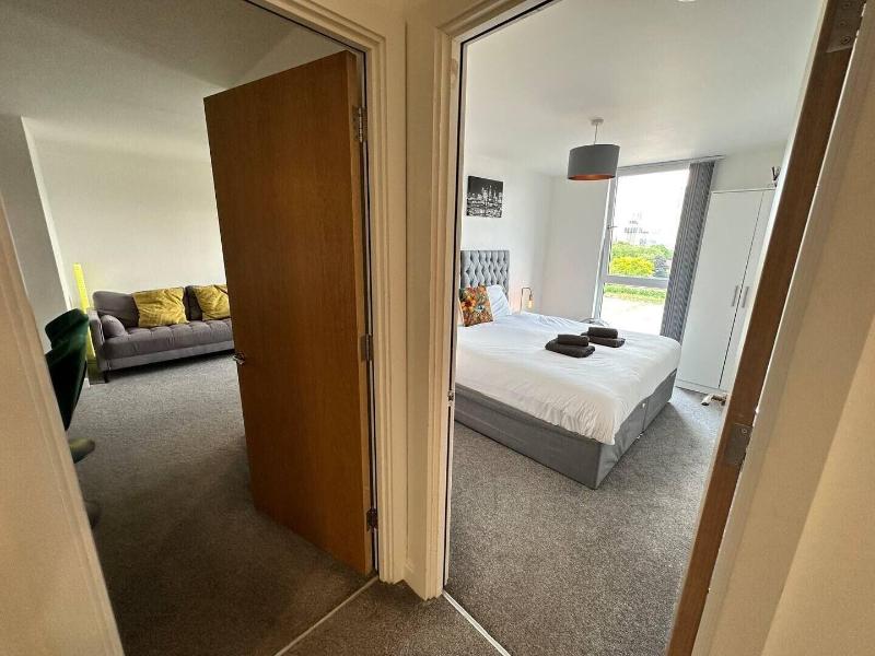 Adelphi Wharf Apartments By Beehosting image