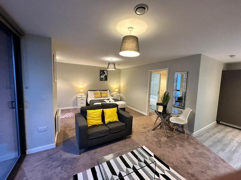 Adelphi Wharf Apartments By Beehosting image