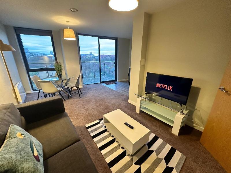 Adelphi Wharf Apartments By Beehosting image
