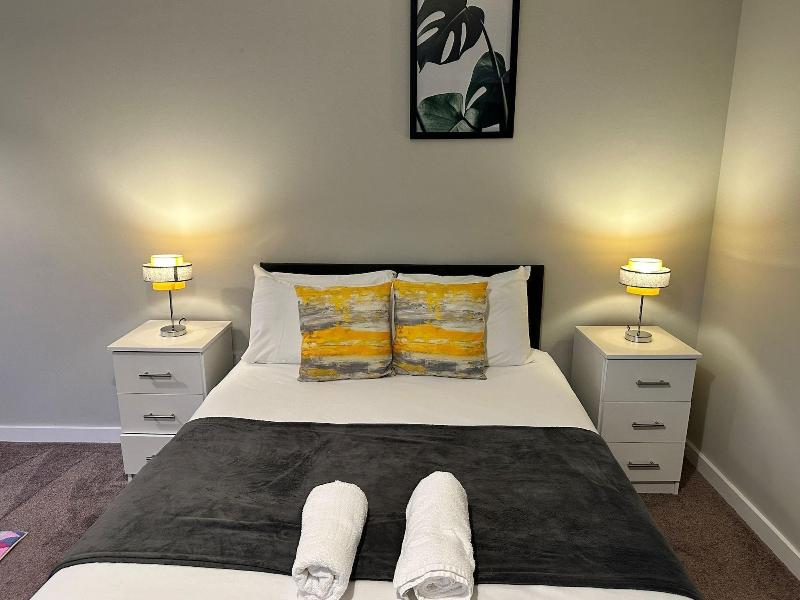 Adelphi Wharf Apartments By Beehosting image