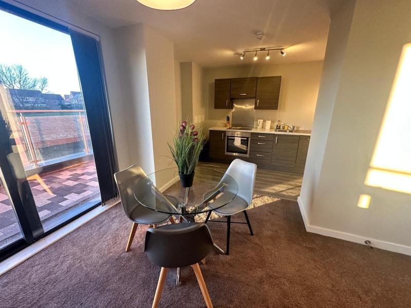 Adelphi Wharf Apartments By Beehosting image