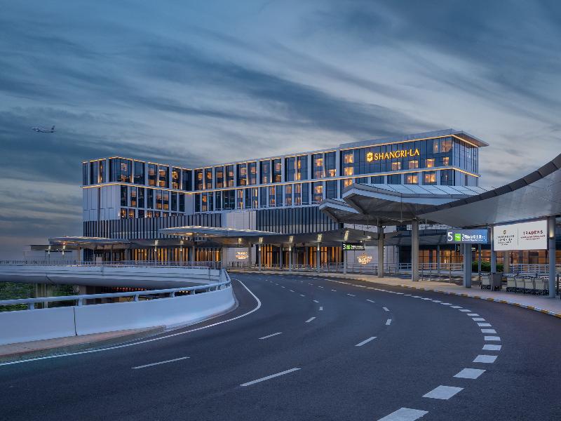 Traders Hongqiao Airport Shanghai — exterior view