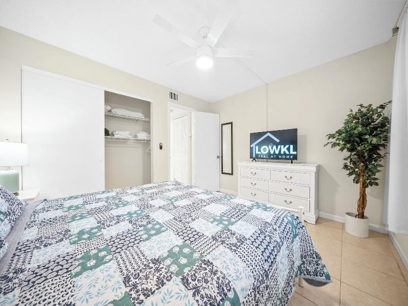 Riverwatch Apartments By Lowkl image