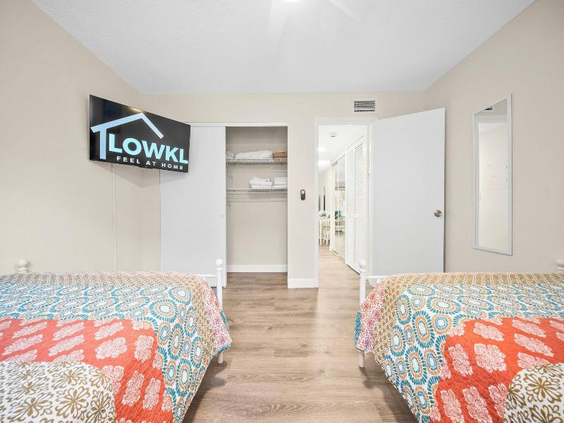 Riverwatch Apartments By Lowkl image